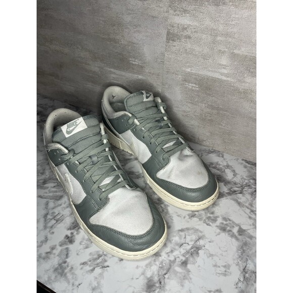 Nike White Gray Mica Green 2023 Dunk Low Sz. 11 SB Supreme Futura DV7212-300 main image 10